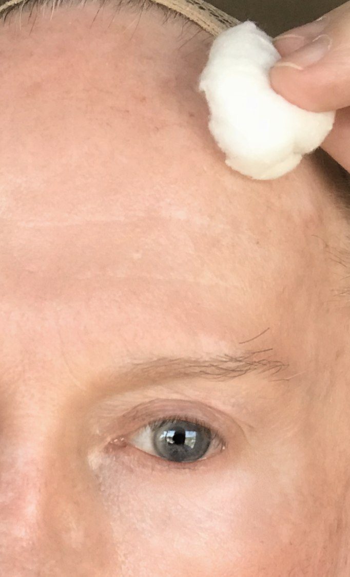 Crossdresser makeup skin cleaning