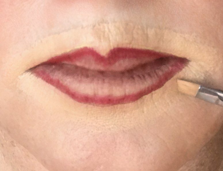 crossdresser makeup procedure for outlining lips with concealer