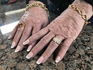 crossdresser fingernails