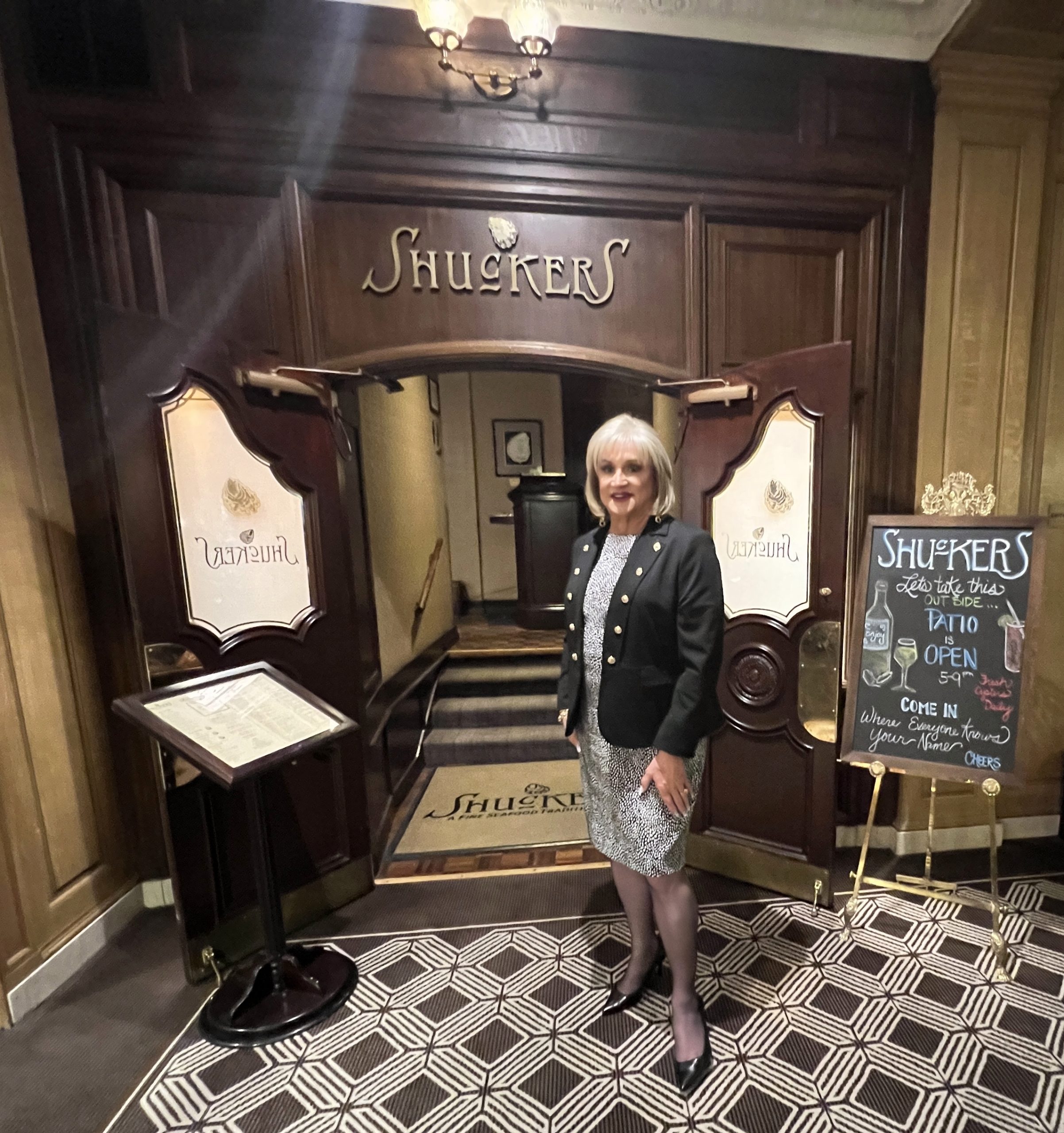 crossdresser friendly restaurants